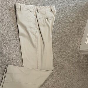 Dockers Men's Light Tan Chinos